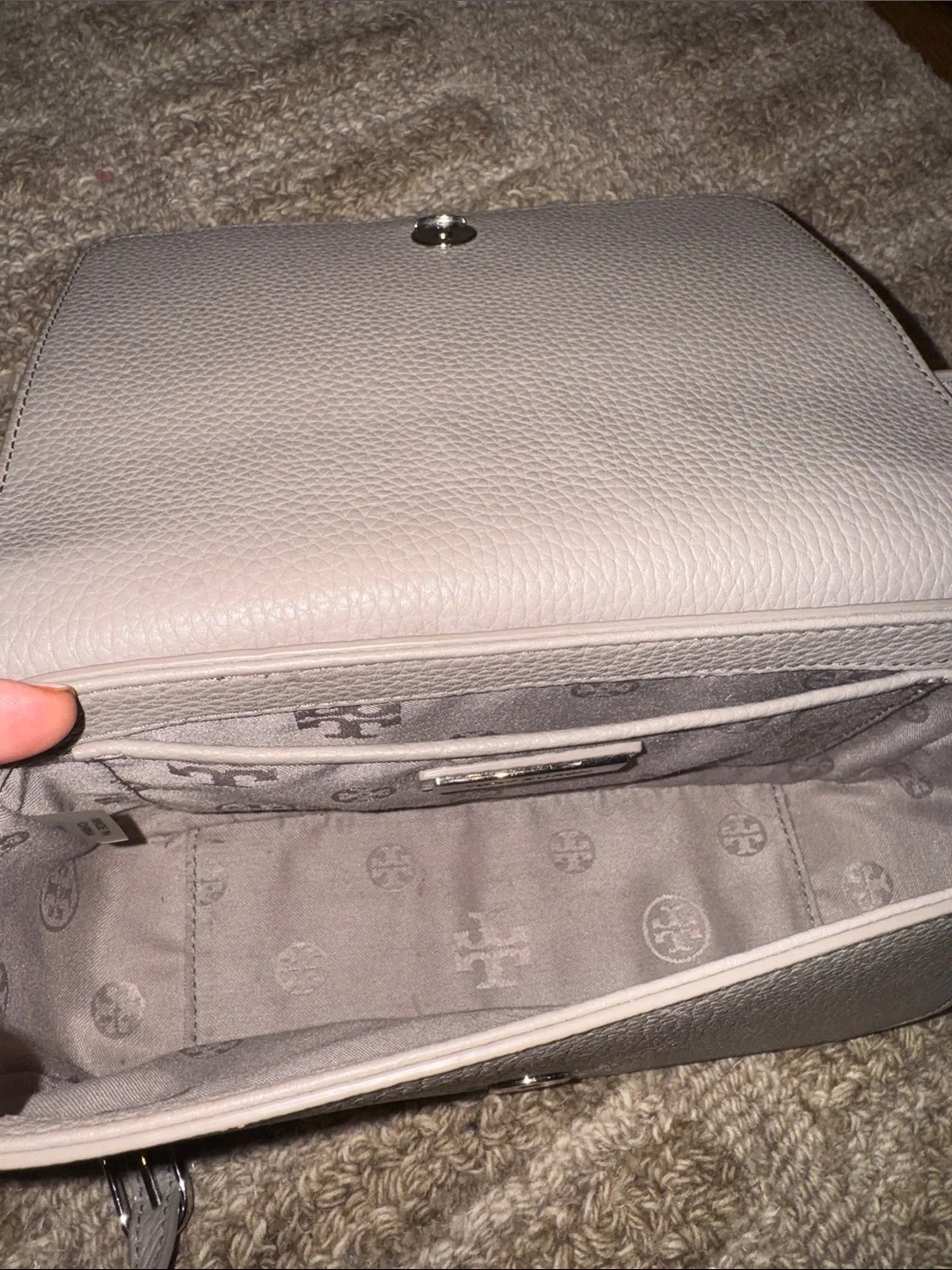 Tory Burch compact pebbled